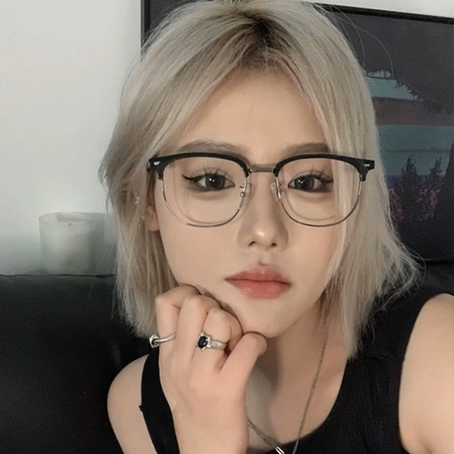 Аскет -кошачьи ушные очки с половиной рамки.