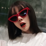 Брендовые ретро красные солнцезащитные очки в стиле хип-хоп на солнечной энергии, европейский стиль, кошачий глаз, популярно в интернете