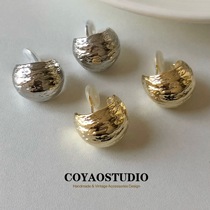 Metal creatine European and American small crowdsourced design without ear clip Ear Clip Mosquito tray Female brief retro Frosty Wind Round Earrings