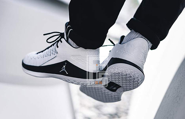 007AIR JORDAN giúp đỡ thấp 32 Giày bóng rổ AJ32LOW AH3348-001 màu xanh hải quân AH3347-003 giày thể thao puma