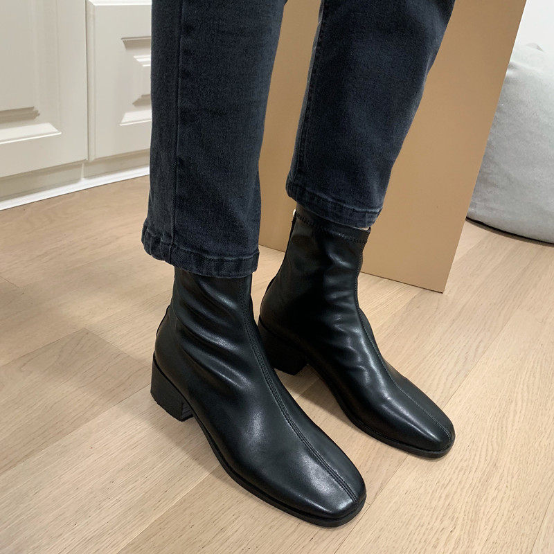 South Korea's East Gate Square Head Coarse Heel Martin Boots Heel Net Red Slim Slim Stretch Soft Leather 100 Hitch