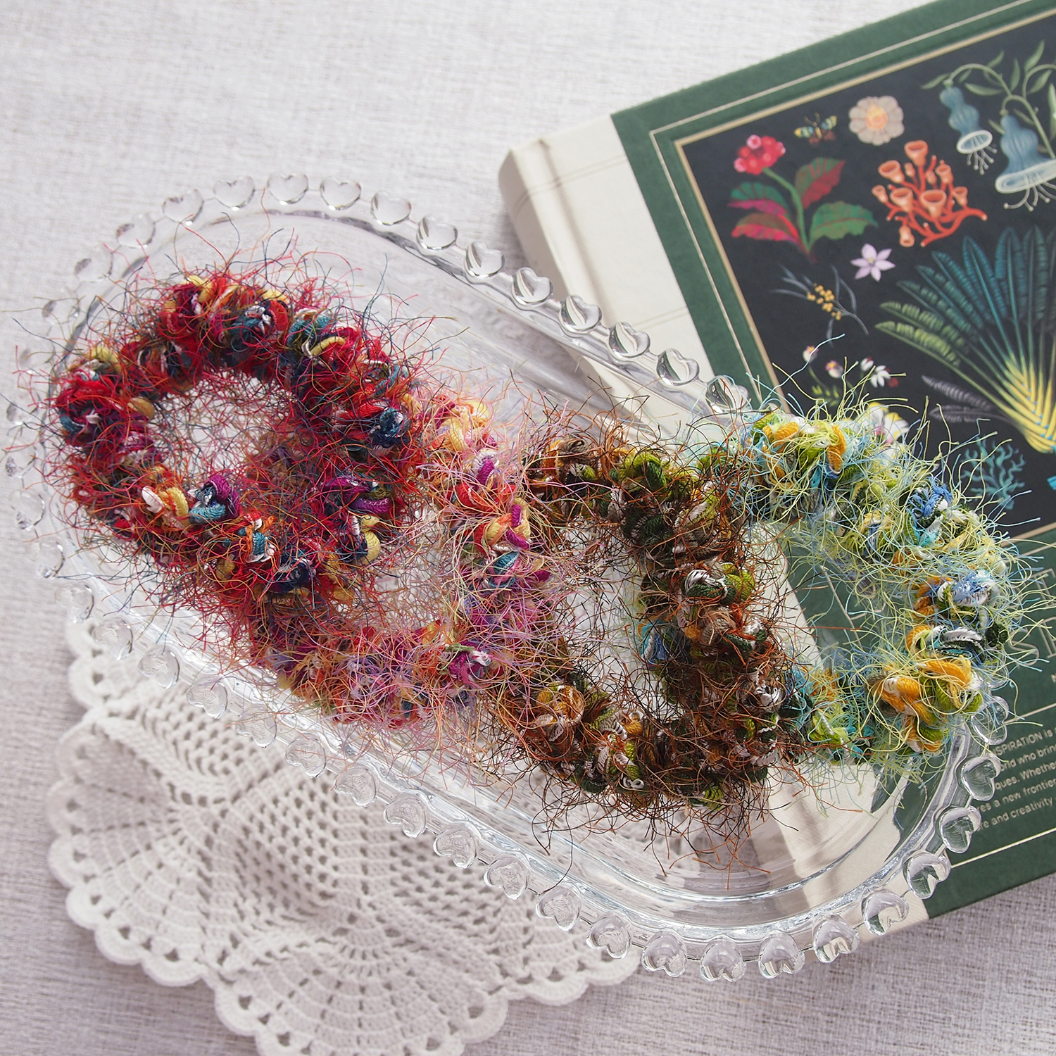 (Zhou Li uniin) creeping tentacles, gradient colors, plush, hand-mixed thread braided hair ring