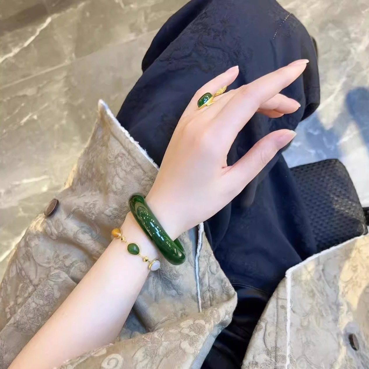 天然和田玉碧玉腕輪細条女款ホウレンソウ緑碧玉丸条玉腕輪子