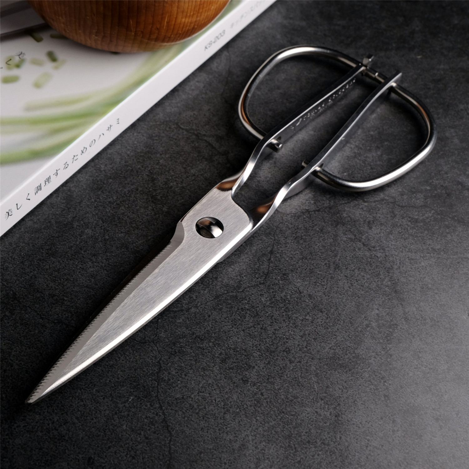 Bird ministry Made in the kitchen Stainless Steel Scissors Home Multifunction Clippers Can Be Torn Down Japan Imported Cut Chicken Duck Fish Bones