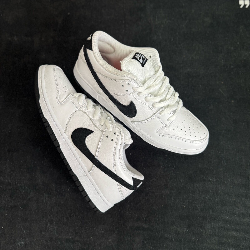 Nike Sb Dunk Low Low-Top Sneakers White and Black Unisex Lace-Up Casual Shoes Hf3704-100