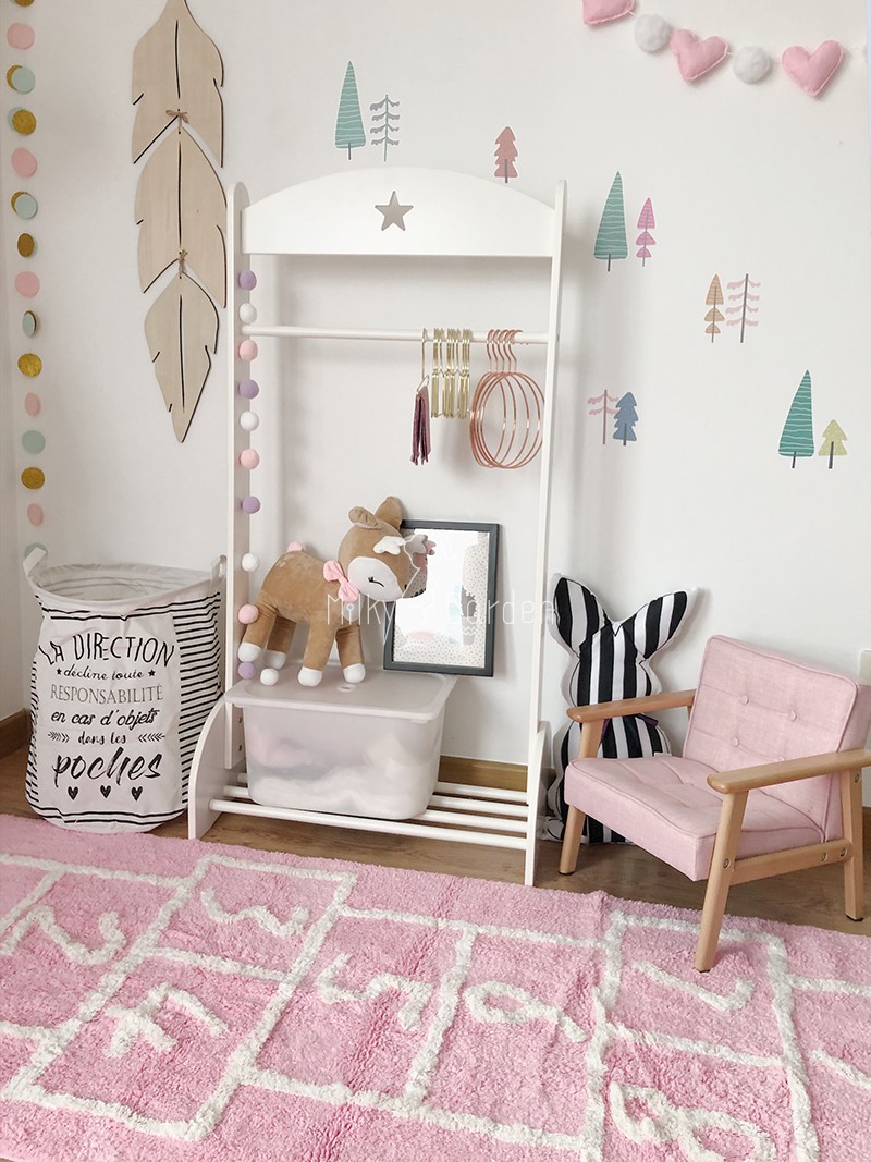 Milky vườn ins phòng trẻ em sao trắng sàn giá Bắc Âu rắn gỗ lưu trữ giá áo - Kệ kệ để giày thông minh