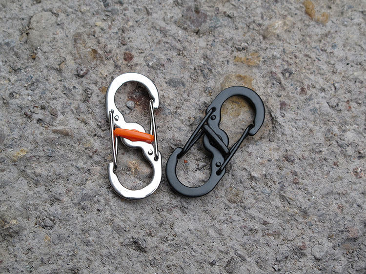 Stainless steel S buckle with lock 8-word buckle small key chain anti-theft S buckle outdoor mountaineering backpack buckle light and portable buckle