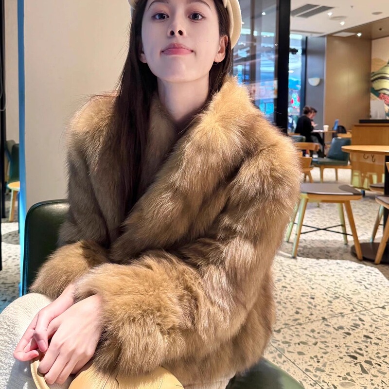 2025 New Short V-Neck Fur Outwear for Women Amber Brown Imitation Fox Fur Eco-Friendly Winter Plush Outwear