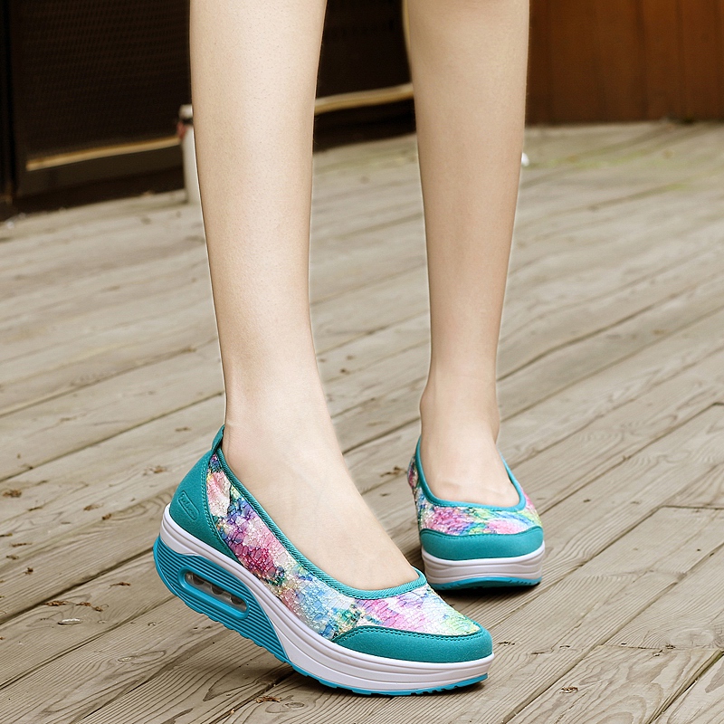 Breathable Rocking Shoes for Women, Thick-Soled Wedge Heel Old Beijing Cloth Shoes, Slip-On Style, 2025 Summer New Hollow Mesh Shoes for Women Breathable Rocking Shoes for Women, Thick-Soled Wedge Heel Old Beijing Cloth Shoes, Slip-On Style, 2025 Summer New Hollow Mesh Shoes for Women