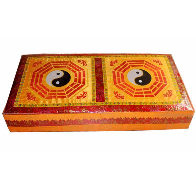 Taoist solid wood tai chi gossip Baiko kowtow kneeling bye-bye cushion upscale embroideries wood for sitting mat Taoist supplies