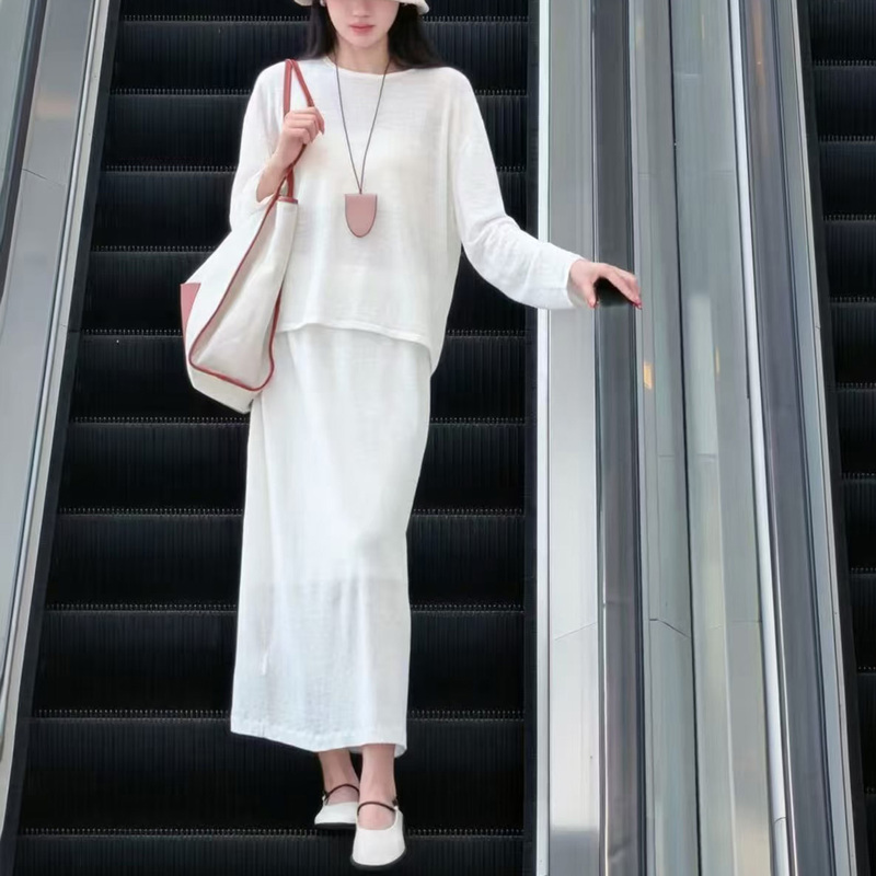 2026 Summer Lazy Style Linen White Knitted Top and Skirt Two-Piece Set for Women with a Relaxed and Elegant Look