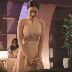 Korean drama Eve Xu Ruizhi Li Laier same style lotus root powder halter neck halter dress temperament slim evening dress long skirt