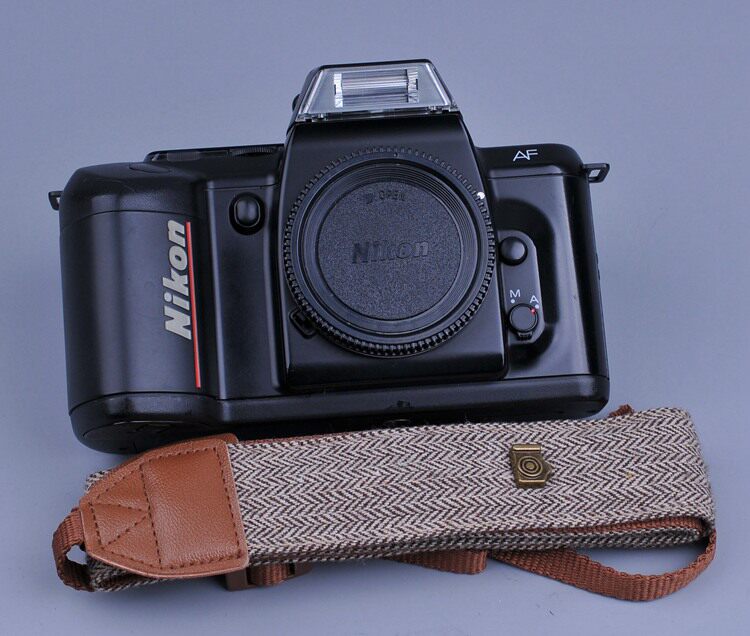 Nikon F401S QD Automatic negatives camera 135 rubber roll