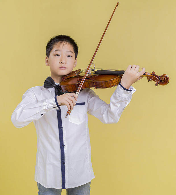 Violin bow corrector Violin bow straightener Patent number: ZL201420516420 0