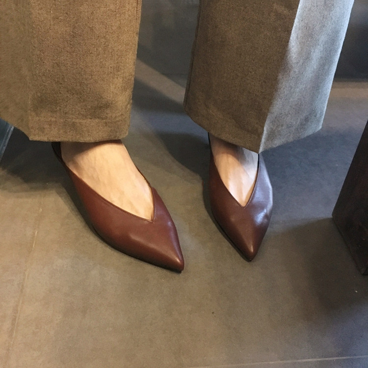 2021 Korea pointed shallow mouth single shoe woman with soft leather v mouth thin heel handmade shoes high heel shoes are very long-footed