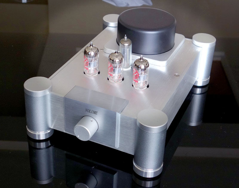 Round - corner - gall front chassis can be fitted with Marantz 7 line