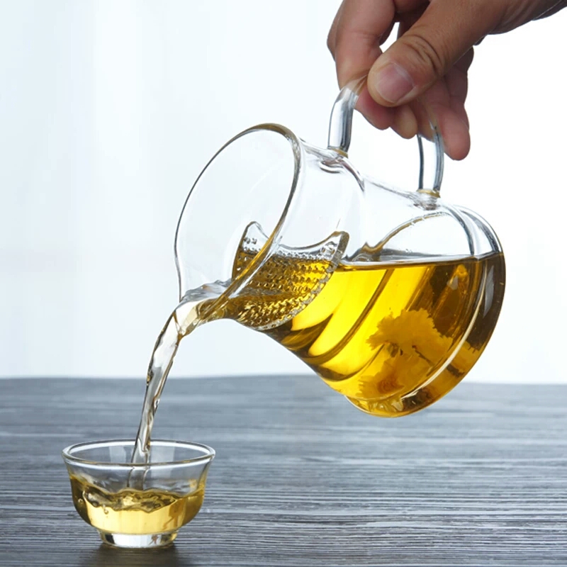 Fair cup thickened high borosilicate heat-resistant glass filter tea separator Tea pot Red green tea cup Large crescent tea set