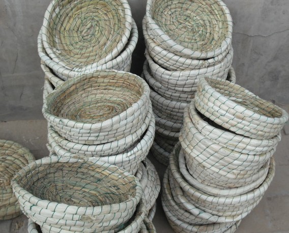 Rabbit Rabbit Hay Rabbit Cohorts Sponsor Gas Manufacturer Direct Marketing Handmade Straw Nest Dutch Pig Rabbit Guinea Pig Rabbit Guinea