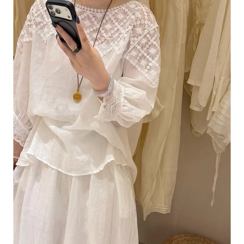 【Embossed Romance】New for Spring and Summer! French Lace Hollow-Out Patchwork Top with Round Neck and Five-Quarter Sleeves, Elegant T-Shirt
