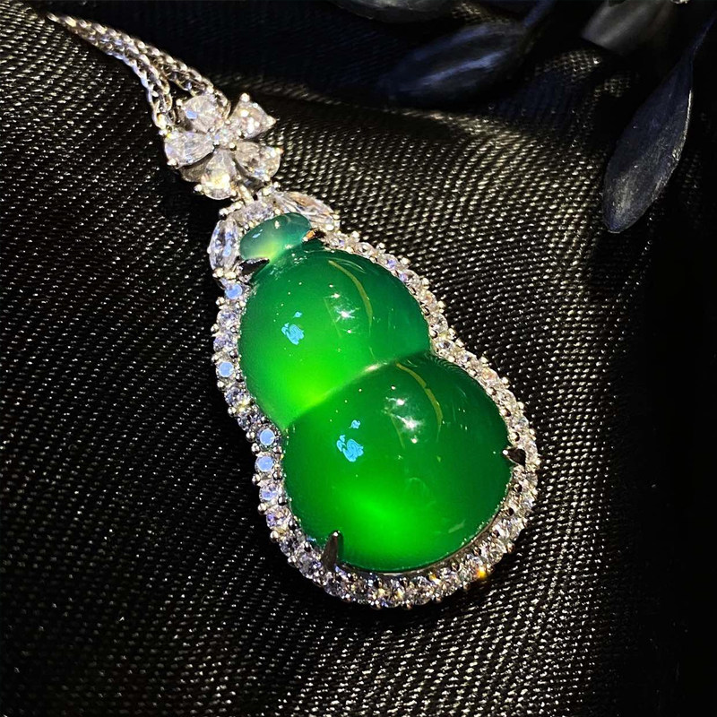 VISING Jewelry Original Design Green Jade Medullary Nauyang Green Gourd Ice Seed Pendant Necklace Comparable To Emerald