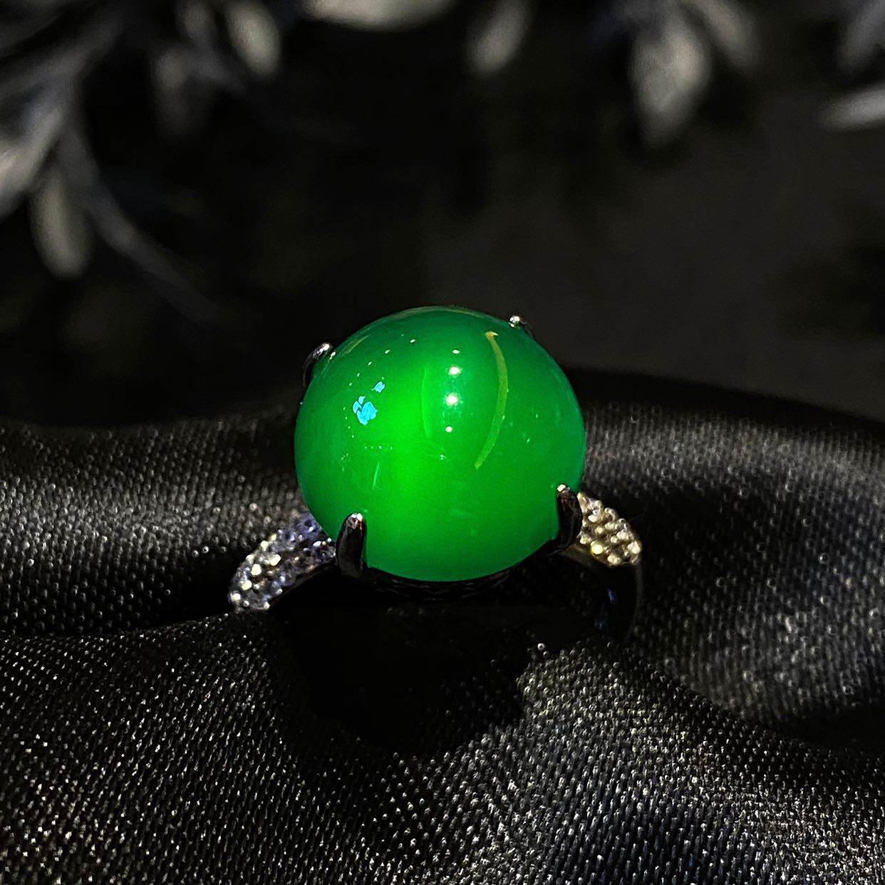 VISING jewelry original design 925 sterling silver platinum inlay Brazilian green chalcedony ring comparable to Jade send