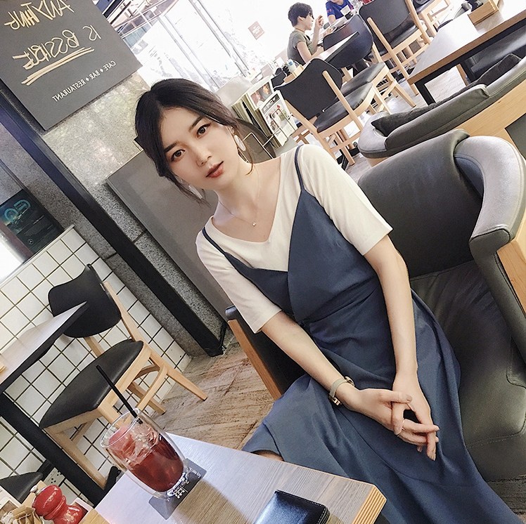 Large size women's clothing 2022 summer new white T-shirt to reduce age fat mm Western style cover belly sling two-piece dress