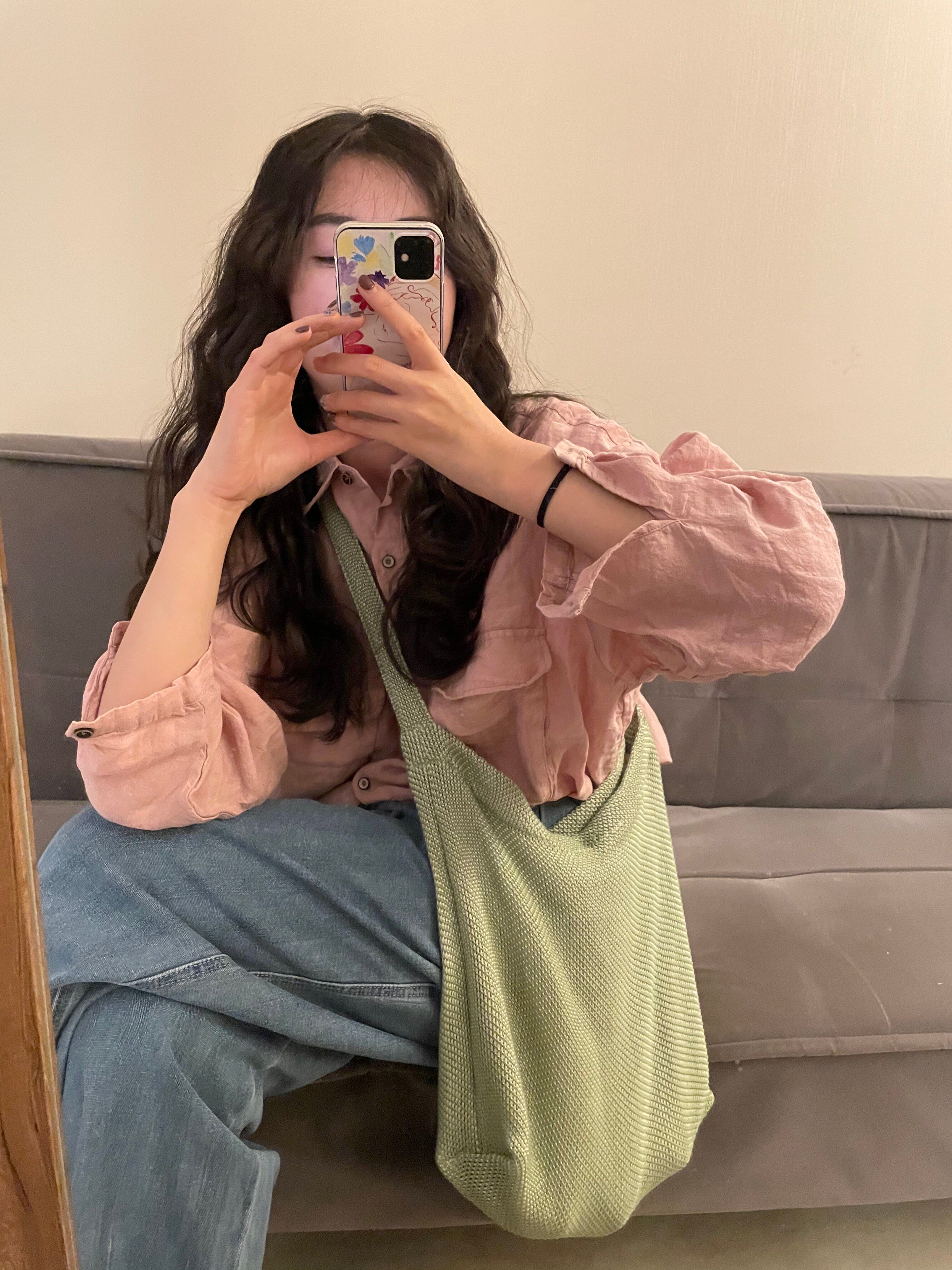 2021 Spring new product original line Veloton green pine down with sexual diagonal satchel bag 