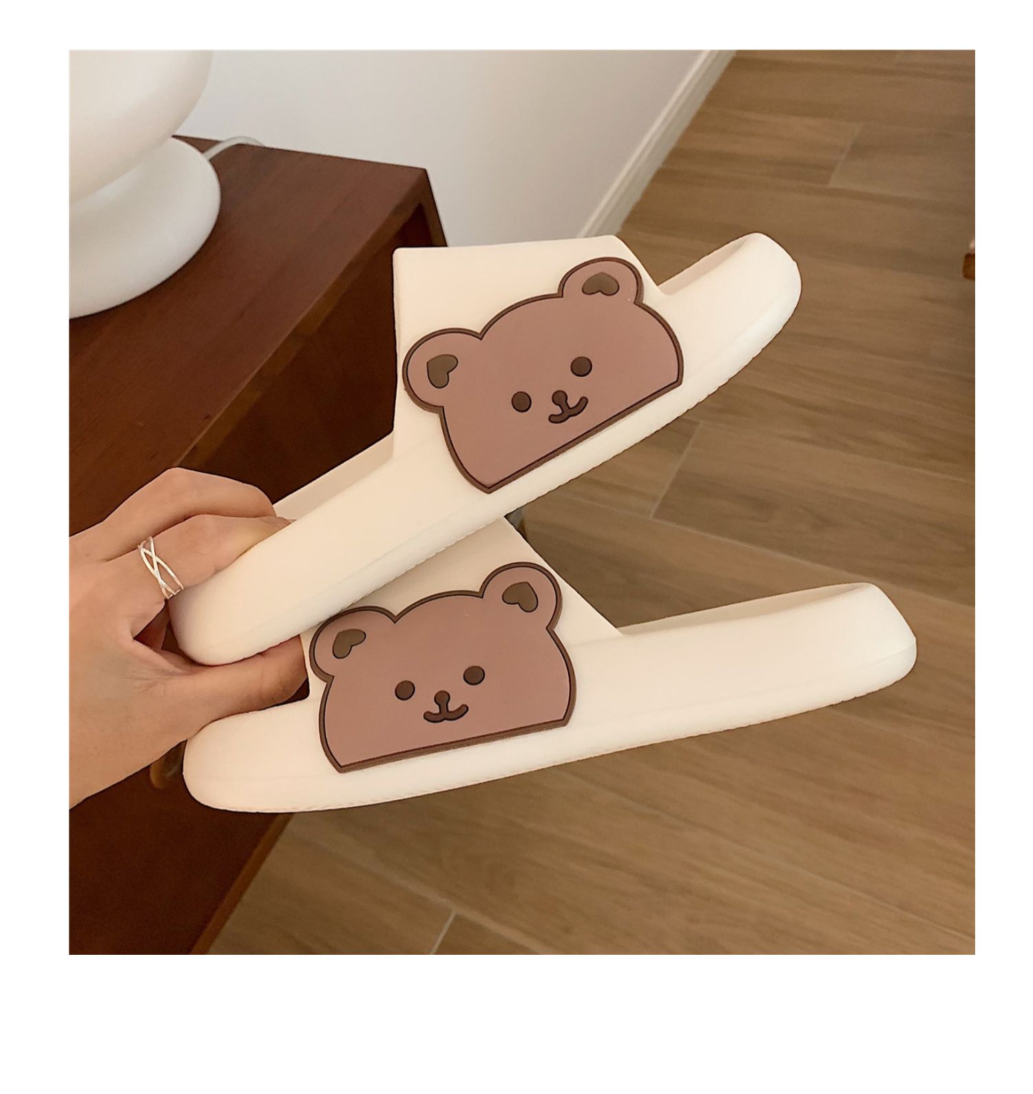 Women's Fashion Bear Round Toe Slides Slippers display picture 9