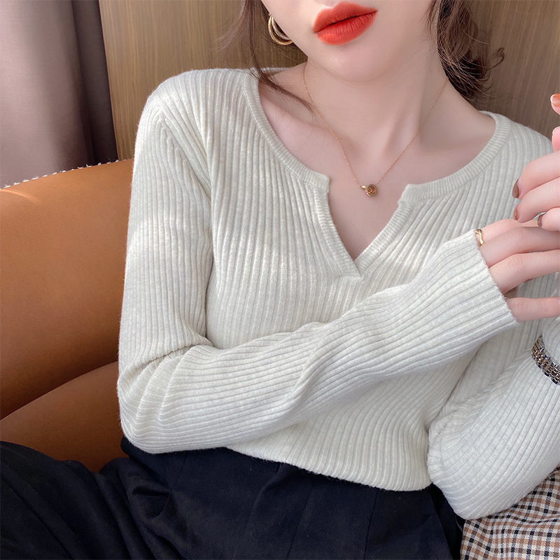 v - collar sweater Spring and Autumn 2023 new sweater spring and autumn white long - sleeve short knitting coat