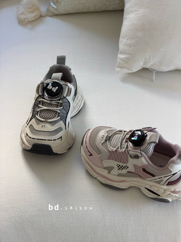 Badule's New Autumn Korean-Style Children's Sports Shoes for Girls with Rotating Buckle Casual Sports Shoes Badule's New Autumn Korean-Style Children's Sports Shoes for Girls with Rotating Buckle Casual Sports Shoes
