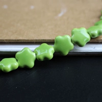 20 светло -зеленых кусочков