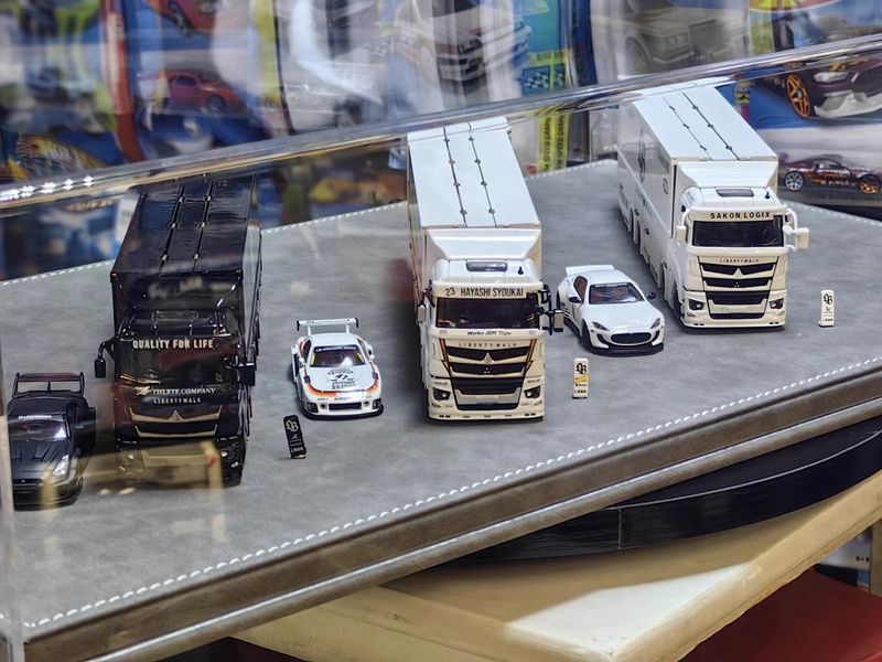 Gcd Lbwk Modified 1:64 Mitsubishi Truck Container Trailer Silhouette Acrylic Model Display Box