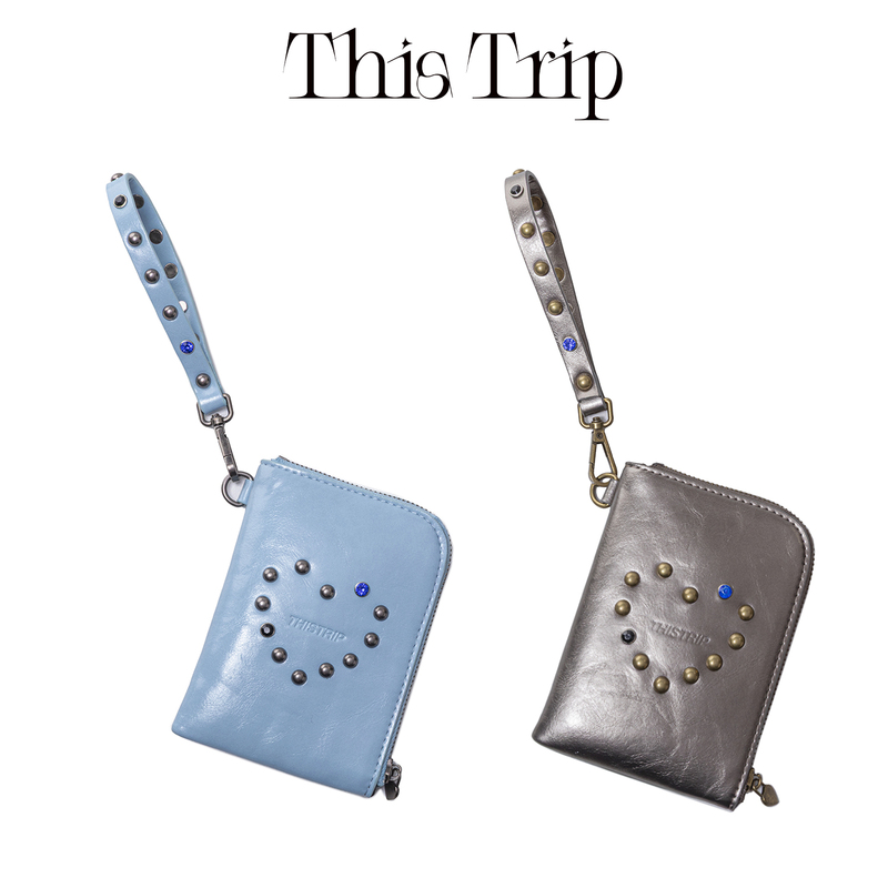 Thistrip Original Niche Design Heart-Shaped Studded Passport Holder Thistrip Original Niche Design Heart-Shaped Studded Passport Holder