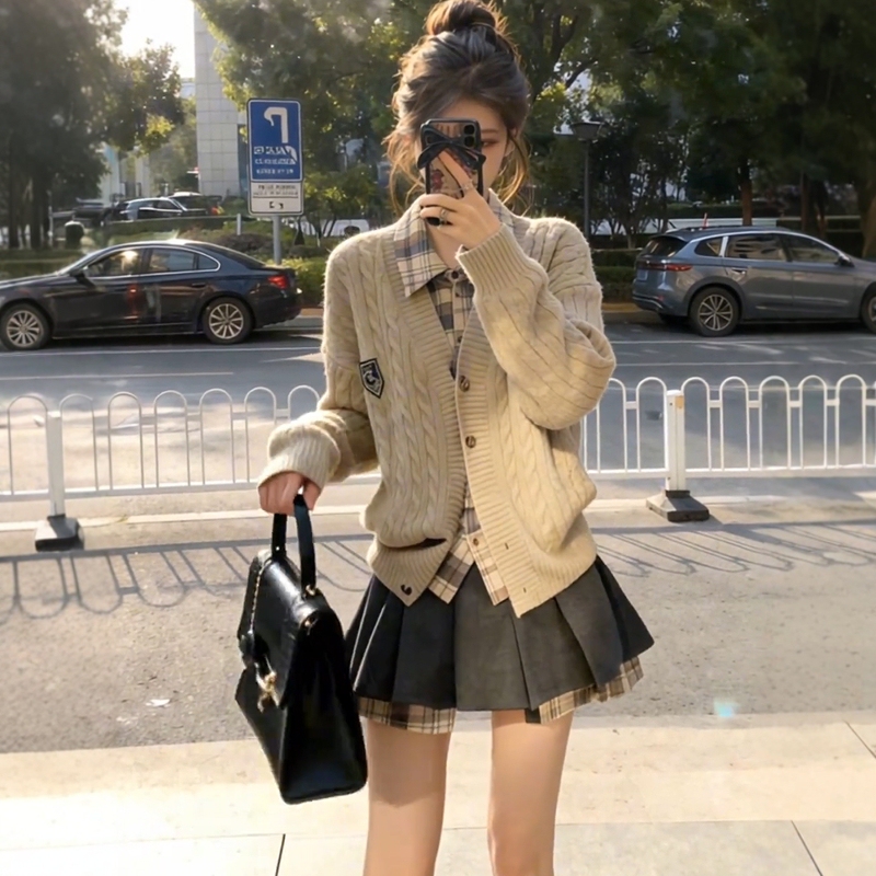 College Style Fake Two-Piece Plaid Patchwork Knitted Sweater and Pleated Skirt Two-Piece Set for Women, Autumn Elegant Slimming Outfit