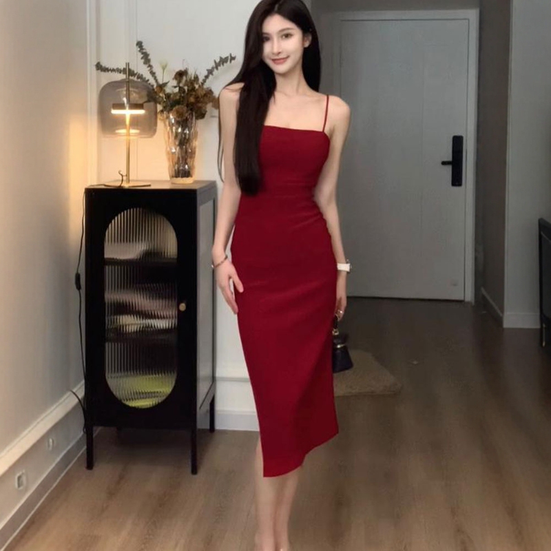 Red Spaghetti Strap Dress for Women, Spring and Summer New Style, Slim Fit, Sexy, Hot Girl Style, Slit, Bodycon, Mid-Length Dress