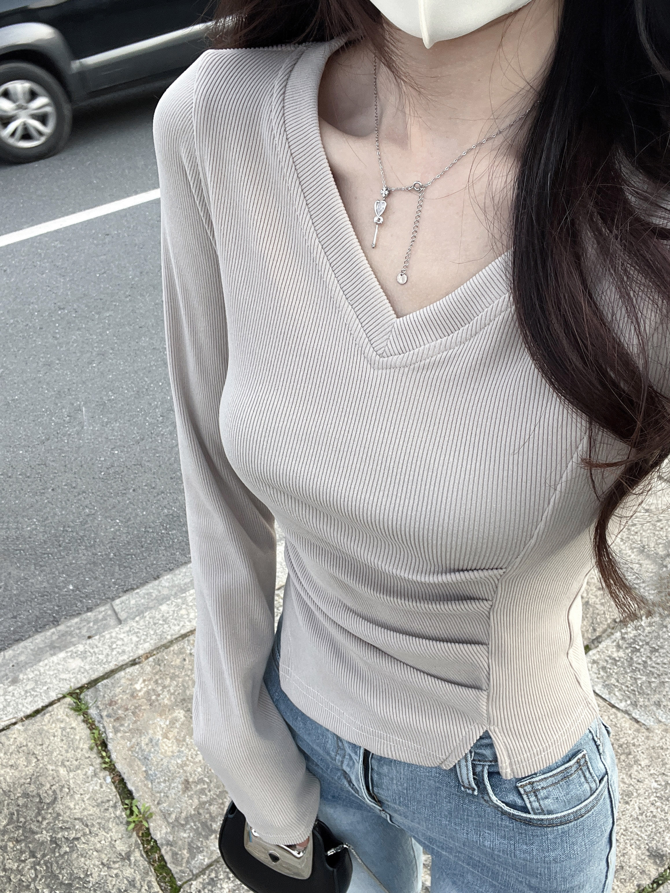黑色辣妹V领长袖打底衫女春秋季不规则开叉显瘦打底T恤女白色上衣详情33