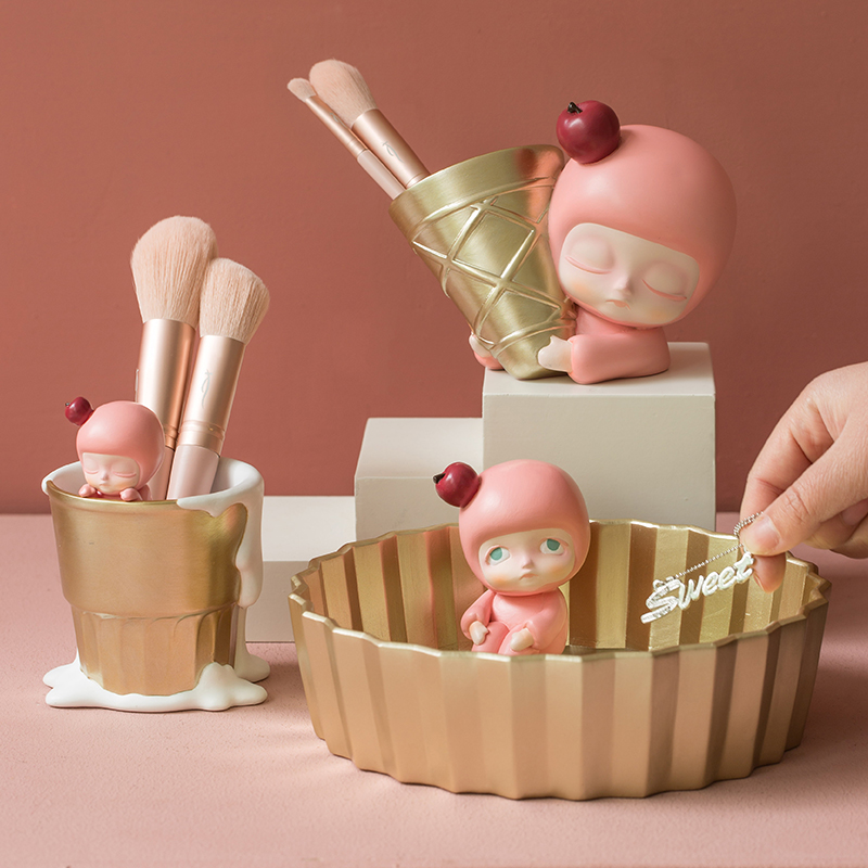 Cute cone makeup brush girl eyebrow pencil storage tube simple brush decoration ornament eyeliner student desktop pen holder