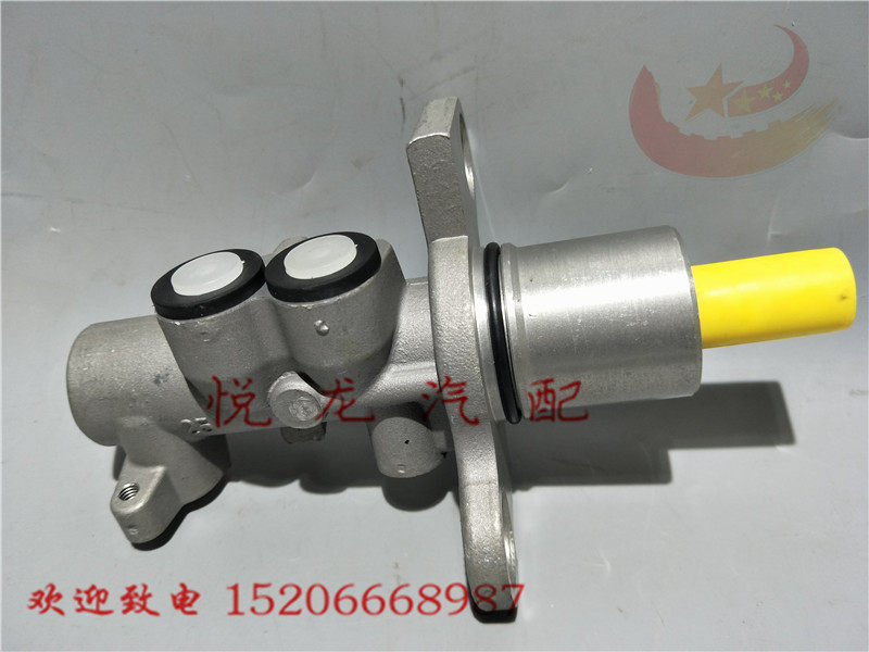 Suitable for Audi C5A6 1 8T 2 4 2 8 brake master cylinder brake master cylinder brake pump