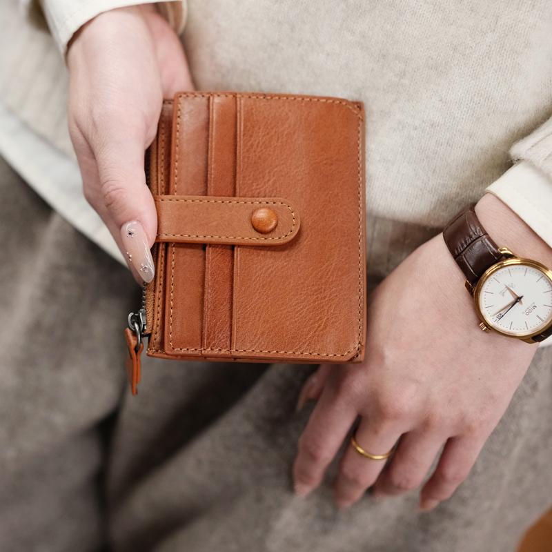 Chongmu, a High-Quality Card Holder for Girls, Ultra-Thin and Compact, 2025 New Model, Portable, Vegetable-Tanned Leather, One-Piece Design Chongmu, a High-Quality Card Holder for Girls, Ultra-Thin and Compact, 2025 New Model, Portable, Vegetable-Tanned Leather, One-Piece Design