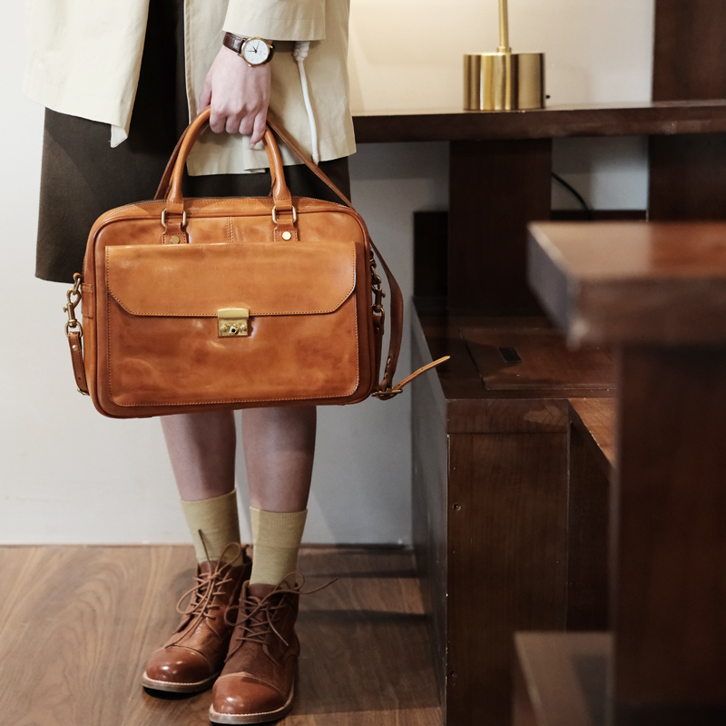 A4 Commuter Bag Made of Genuine First-Layer Cowhide Leather, Computer Briefcase, High-End Feel, Large Capacity, Single-Shoulder Casual Bag