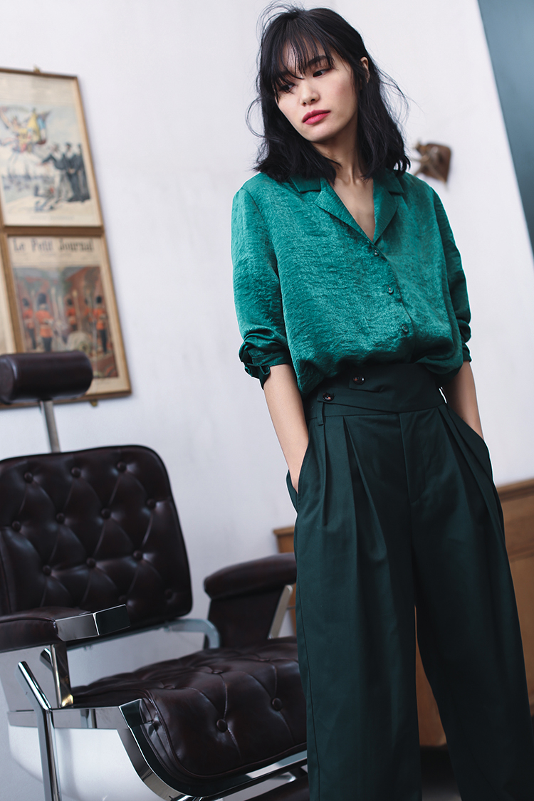 Mùa xuân 2018 mới nhỏ nước hoa lưng thêu áo satin nữ văn chương khí chất thanh lịch áo mỏng áo dài voan