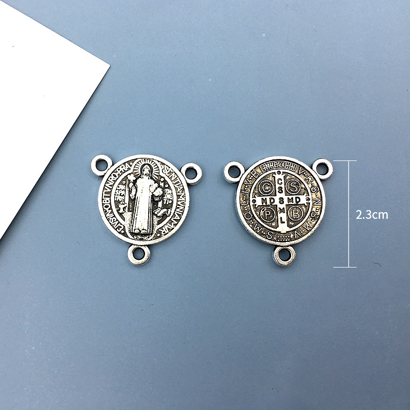 The Triangular Signs Benedict Rose Through Prayer Beads Accessories