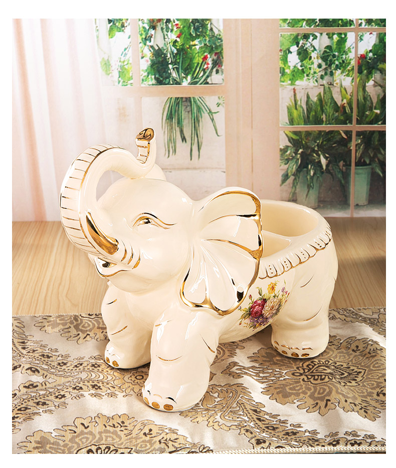 Ceramic elephant porch shoe key receive furnishing articles European TV remote wipe boxes at the gate of the sitting room is creative