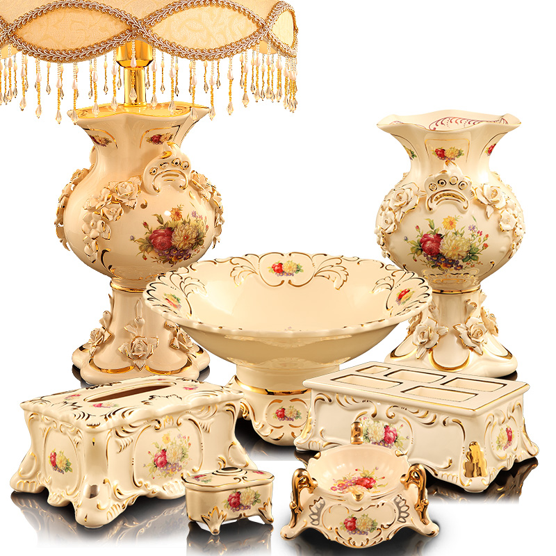 Vatican Sally 's European furnishing articles luxurious sitting room tea table ceramic decoration new wedding wedding gift girlfriends friend