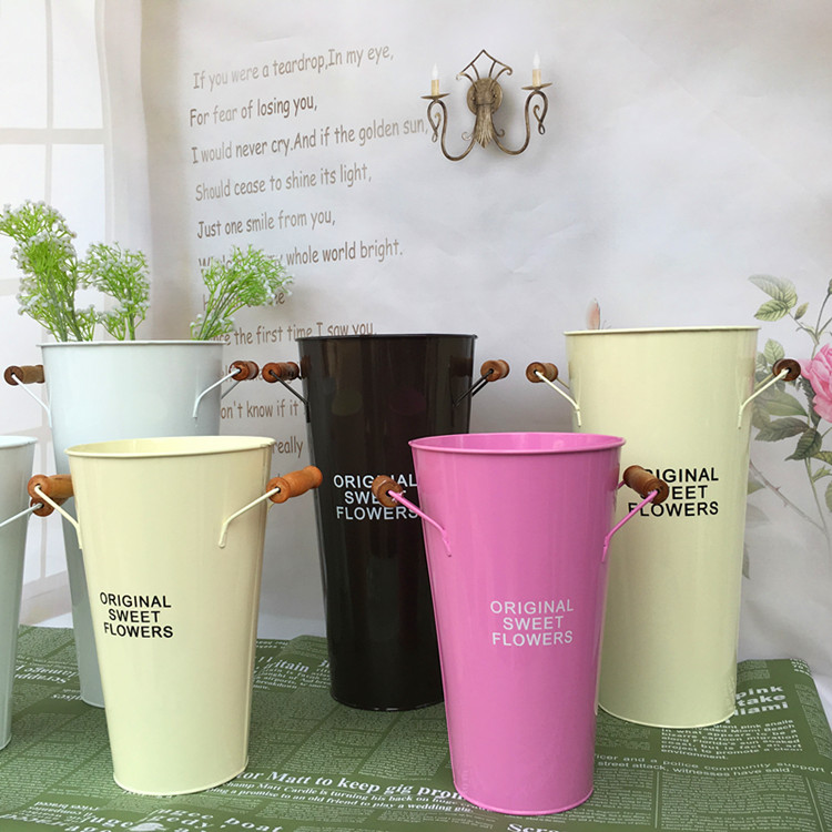 Dried flowers flower arrangement bucket Pastoral home accessories flower bucket flower pot Flower ware flower shop flower tin bucket wake up flower bucket