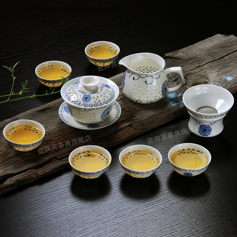 Blue and white porcelain tea set exquisite household honeycomb hollow out a whole set of ceramic kung fu tea teapot teacup tureen