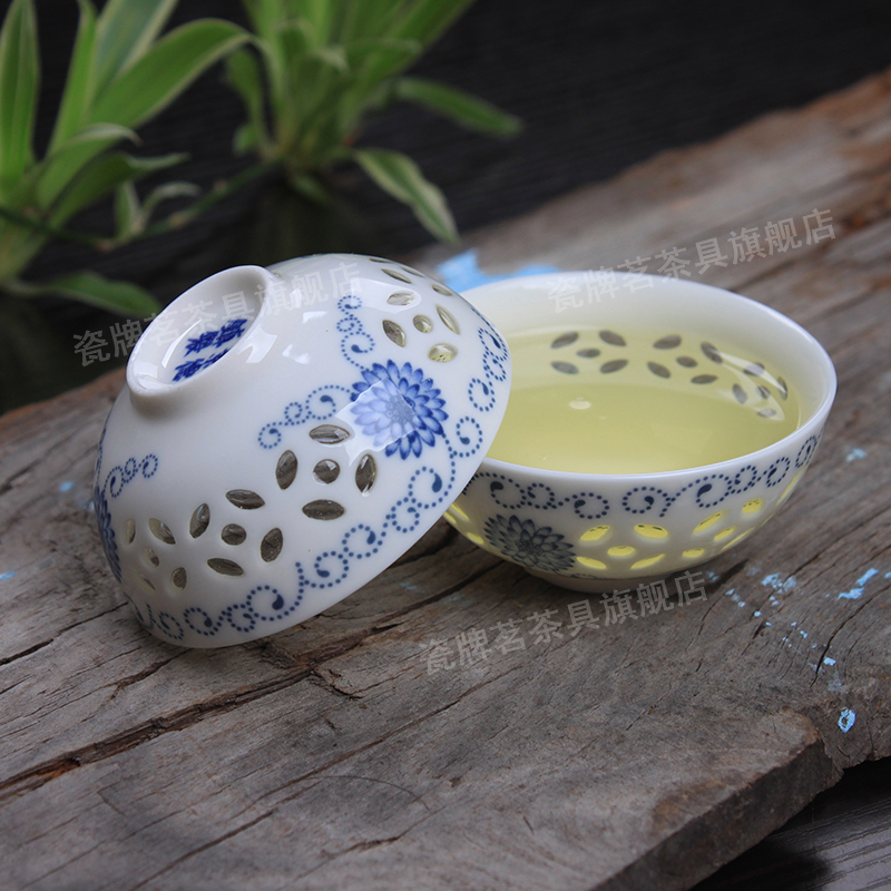 Palettes nameplates, ceramics and exquisite hollow out sample tea cup kung fu tea set of blue and white porcelain teacup noggin master cup personal cup