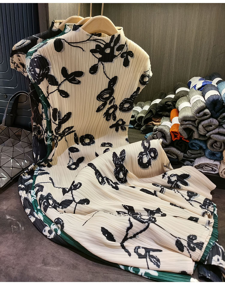 Đầm maxi nữ cổ đứng tay ngắn in họa tiết xếp ly xẻ tà — Màu đen, Màu xanh lá, Màu mơ chi tiết 23
