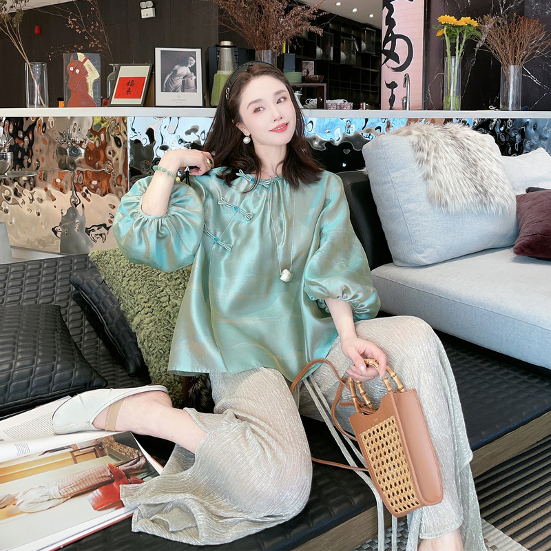 Mandy's Mom Silk Mulberry Silk Glossy Lantern Sleeve Round Neck Buttoned Loose Exquisite Long Sleeve Top for Women Summer