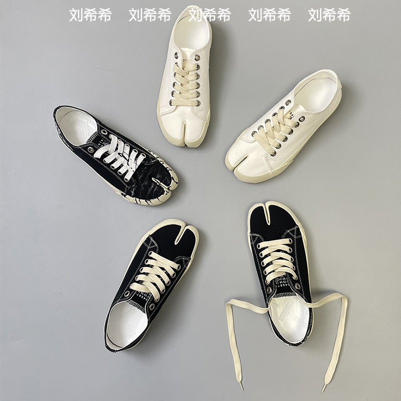 【In Stock】Pig's Trotters Tabi Split-Toe Shoes Women's Canvas Shoes 2026 Spring/Summer Low-Top Lace-Up Men's Splash-Ink White Shoes